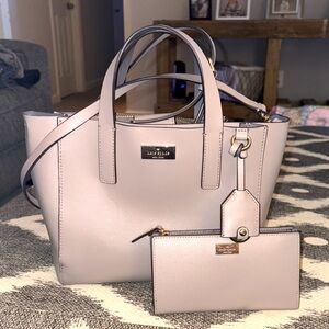 Kate Spade ♠️ 
Crossbody pocket book in the color Taupe/Tan
